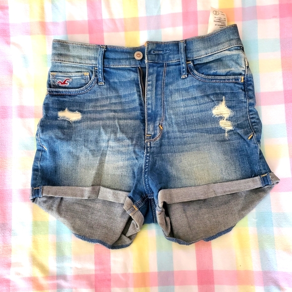Hollister high waisted Jean shorts - Picture 1 of 3